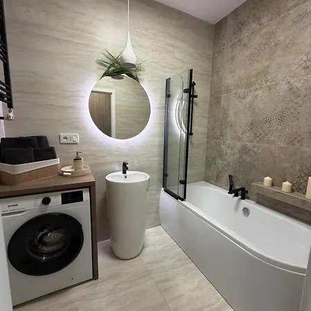 Apartament 77